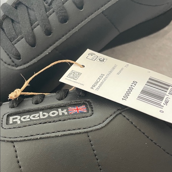 Reebok Black Leather Trainers with Red and White Logo - Picture 3 of 4